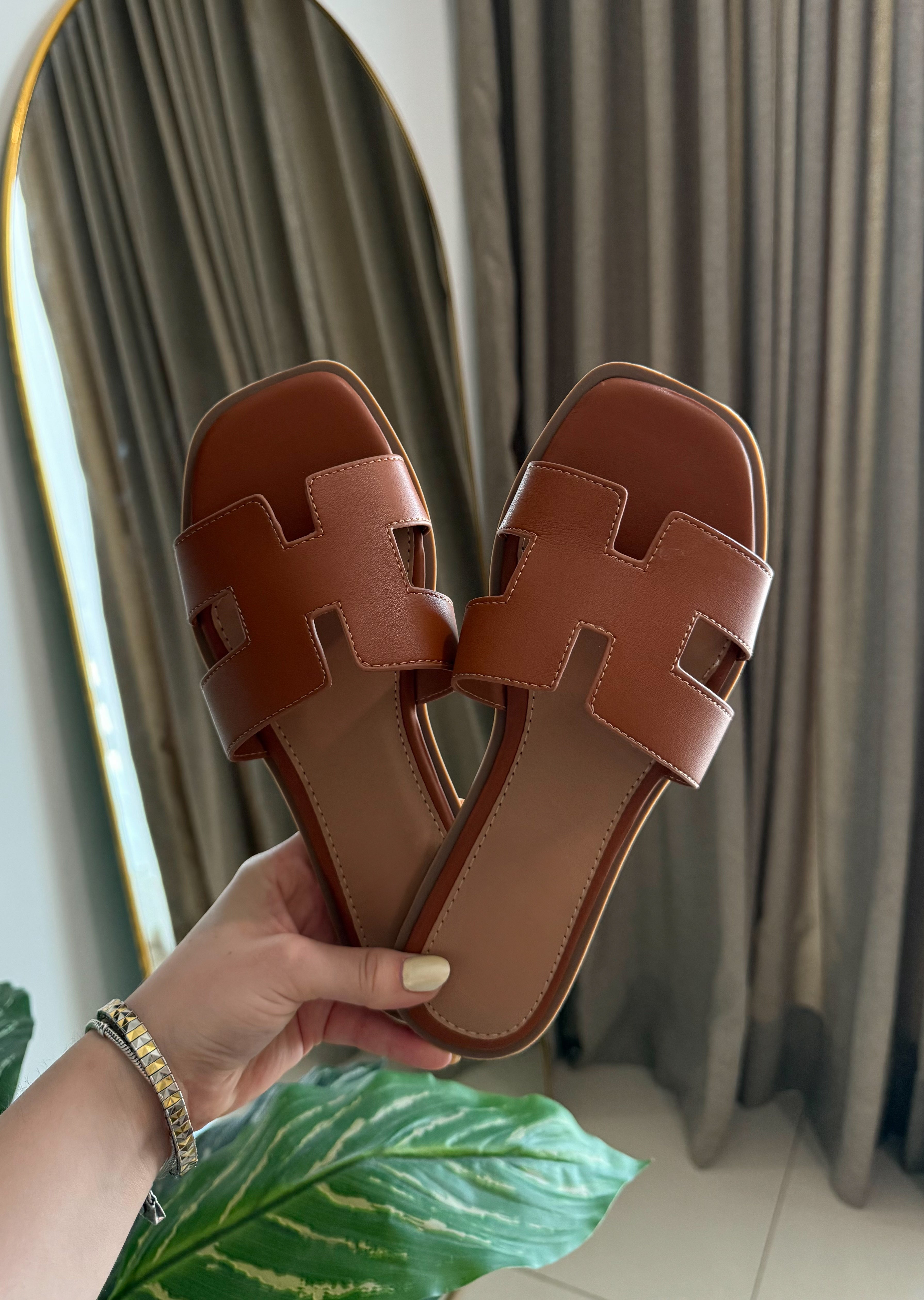 ELIO CAMEL