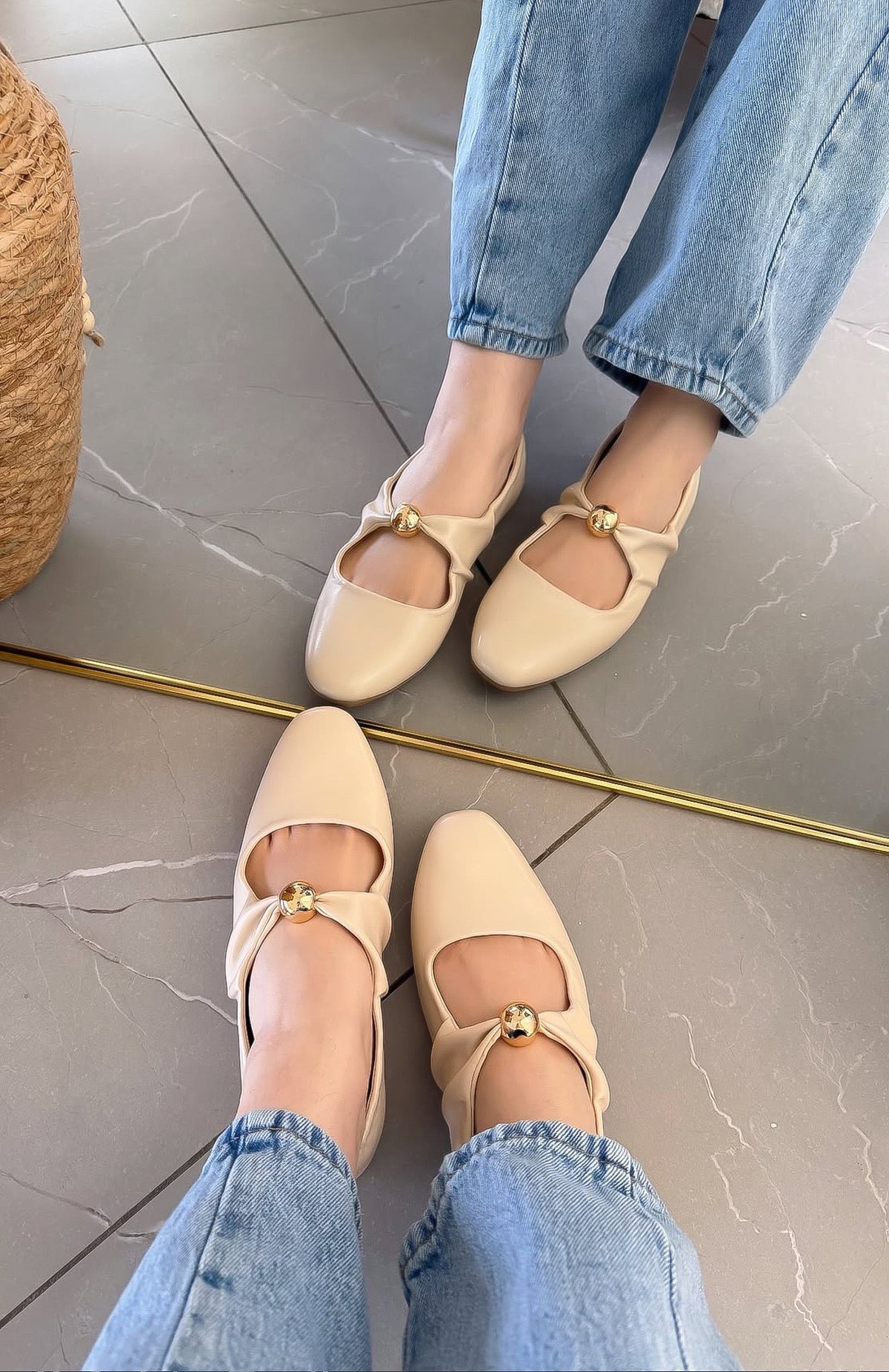 JOANIE IVORY